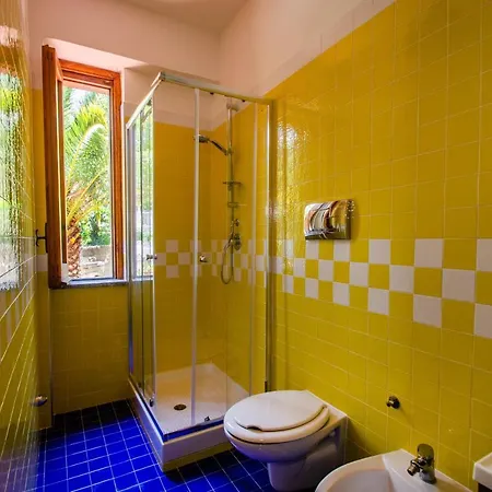 Villa Al Mare A *